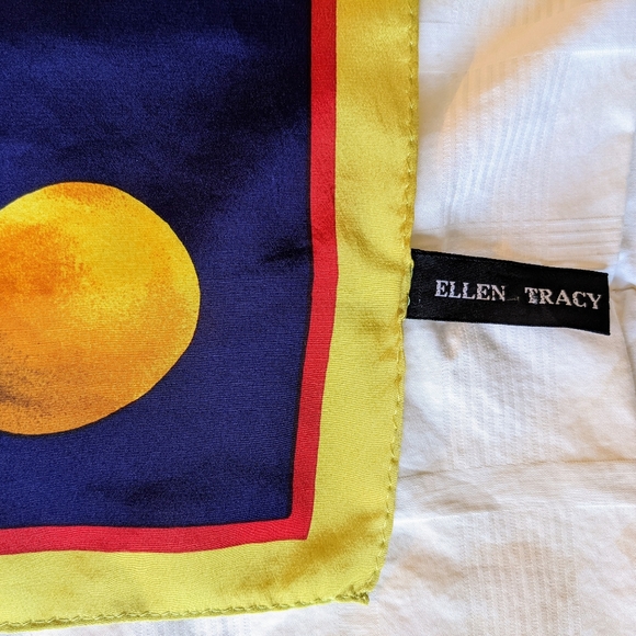 Ellen Tracey square silk scarf w/ lemon print in excellent condition. - Picture 3 of 5
